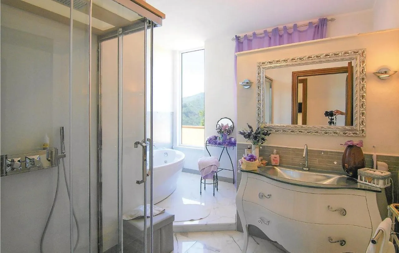 Beautiful Home In Codena With Jacuzzi カッラーラ 0*,
