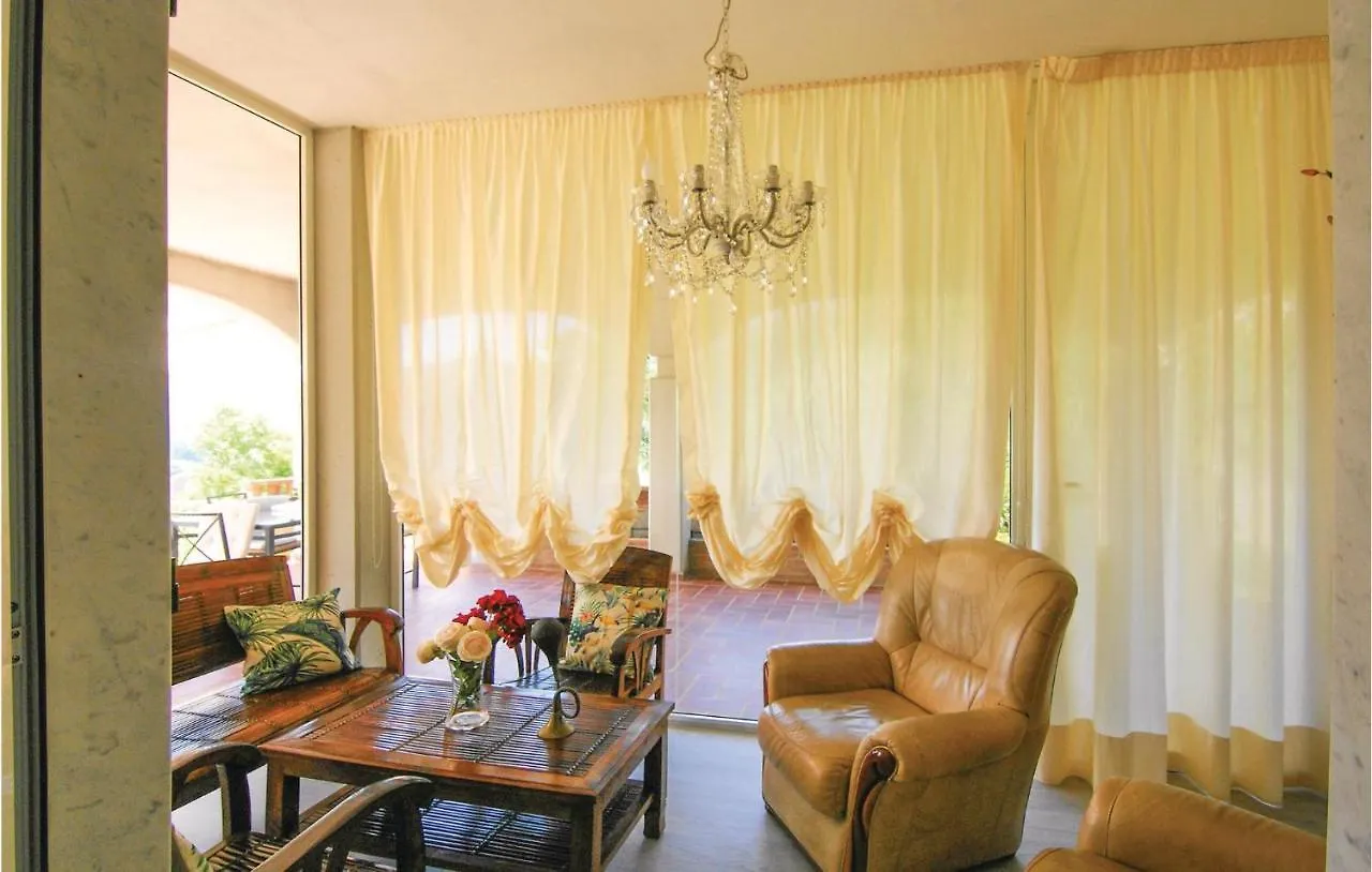 Awesome home in Codena w/ WiFi&4 Bedrooms Carrara
